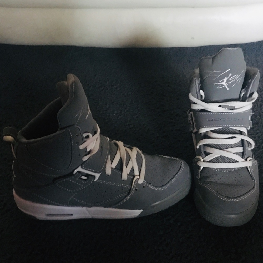 Jordans Sneakers